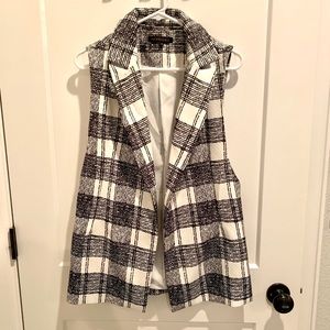 Hot and Delicious Sleeveless Blazer